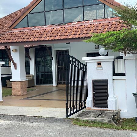 Villaparadise Homestay Batu Pahat Exteriér fotografie